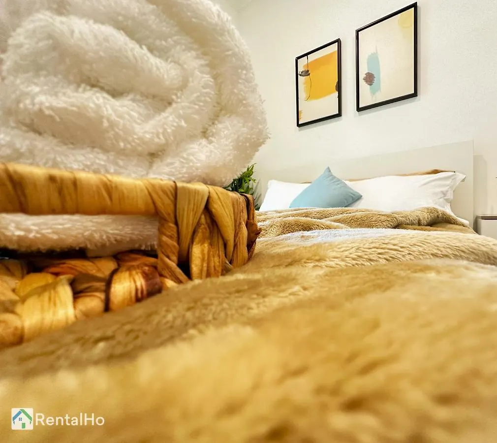 Quiet Studio With Balcony And Roof Top Pool In Dubai Marina Appartamento