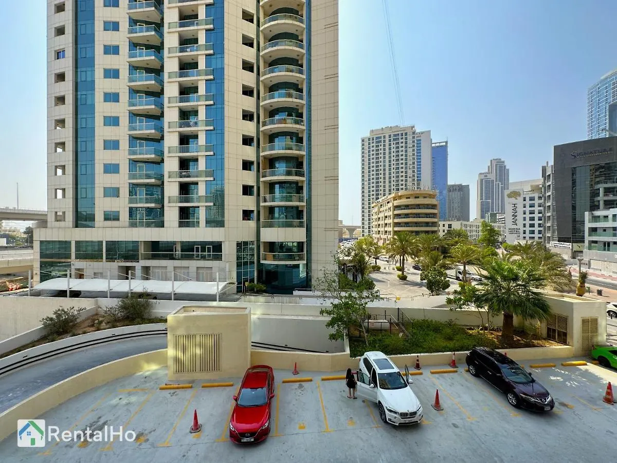 Apartment Quiet Studio With Balcony And Roof Top Pool In Dubai Marina United Arab Emirates