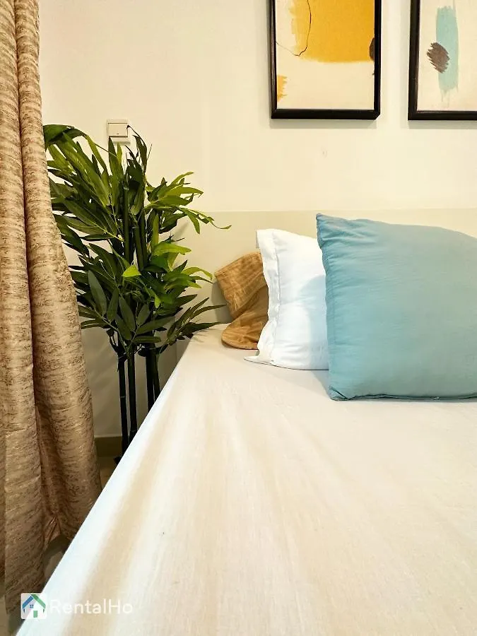 Apartment Quiet Studio With Balcony And Roof Top Pool In Dubai Marina United Arab Emirates