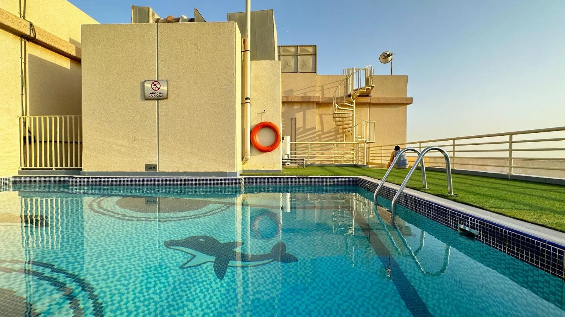 Quiet Studio With Balcony And Roof Top Pool In Dubai Marina 0*,  United Arab Emirates